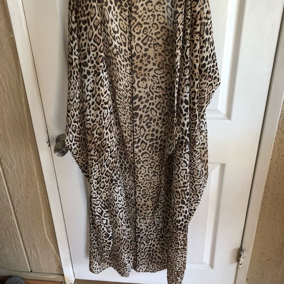 Cheetah cover up - Picture 2 of 2